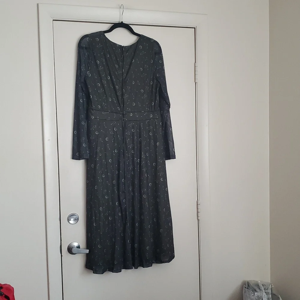 Daisy's Street Gold Constellation Chain Belt Long-sleeve Dress (Plus size) - Picture 7 of 16